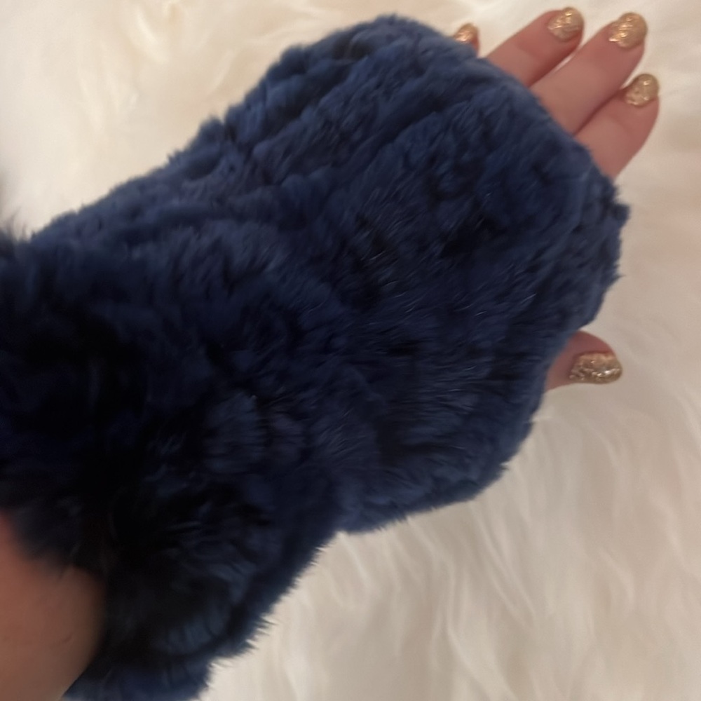 Luxurious Navy Rabbit Fur Fingerless Gloves NWOT - Picture 4 of 6